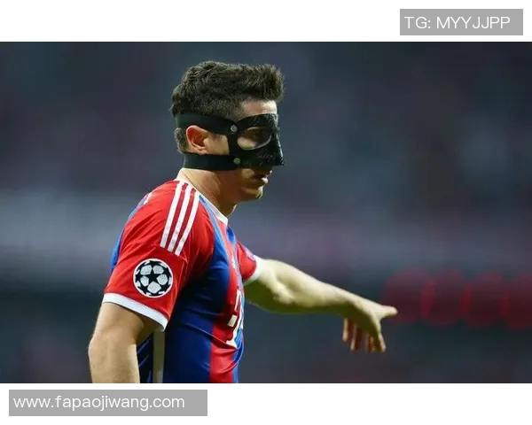 足球明星戴面具的原因解析与背后故事揭秘